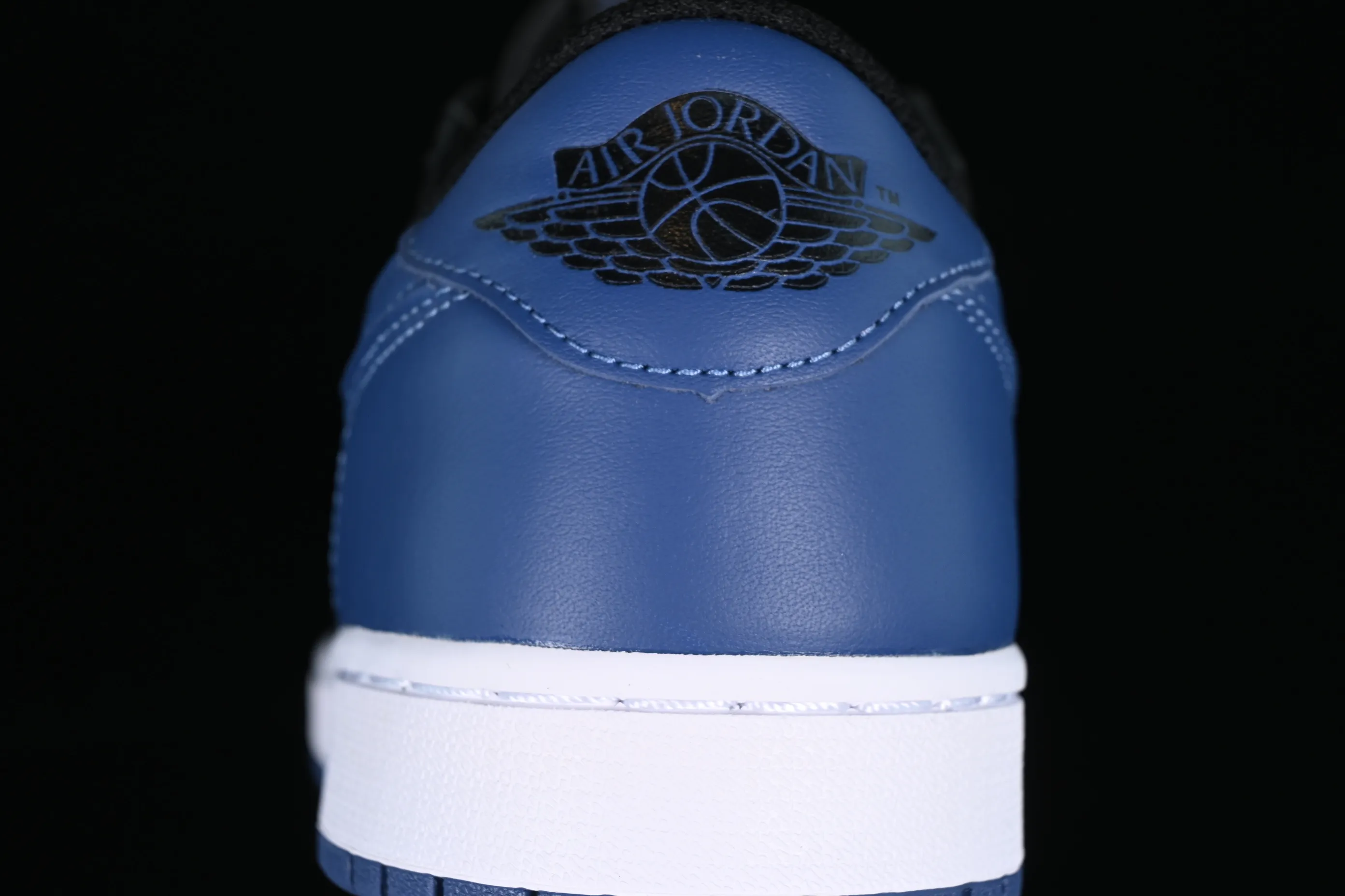 All categories Air Jordan Jordan series basketball shoes Air Jordan 1 Low G version pure original Air Jordan 1 Low OG AJ1 Joe 1 customized version black and blue full head layer low-top basketball shoes CZ0775-041
